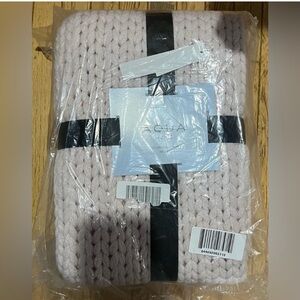 Aqua Home Chunky Knit Throw Blanket 50"X 60’’ whisper, pink